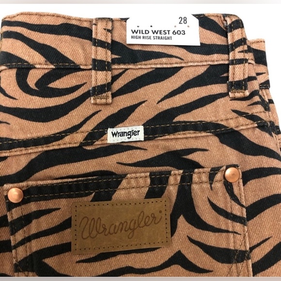 WRANGLER WOMEN'S HIGH RISE WILD WEST PURR PRINT JEANS SIZE 28 ANTHROPOLOGIE FP - Picture 13 of 13